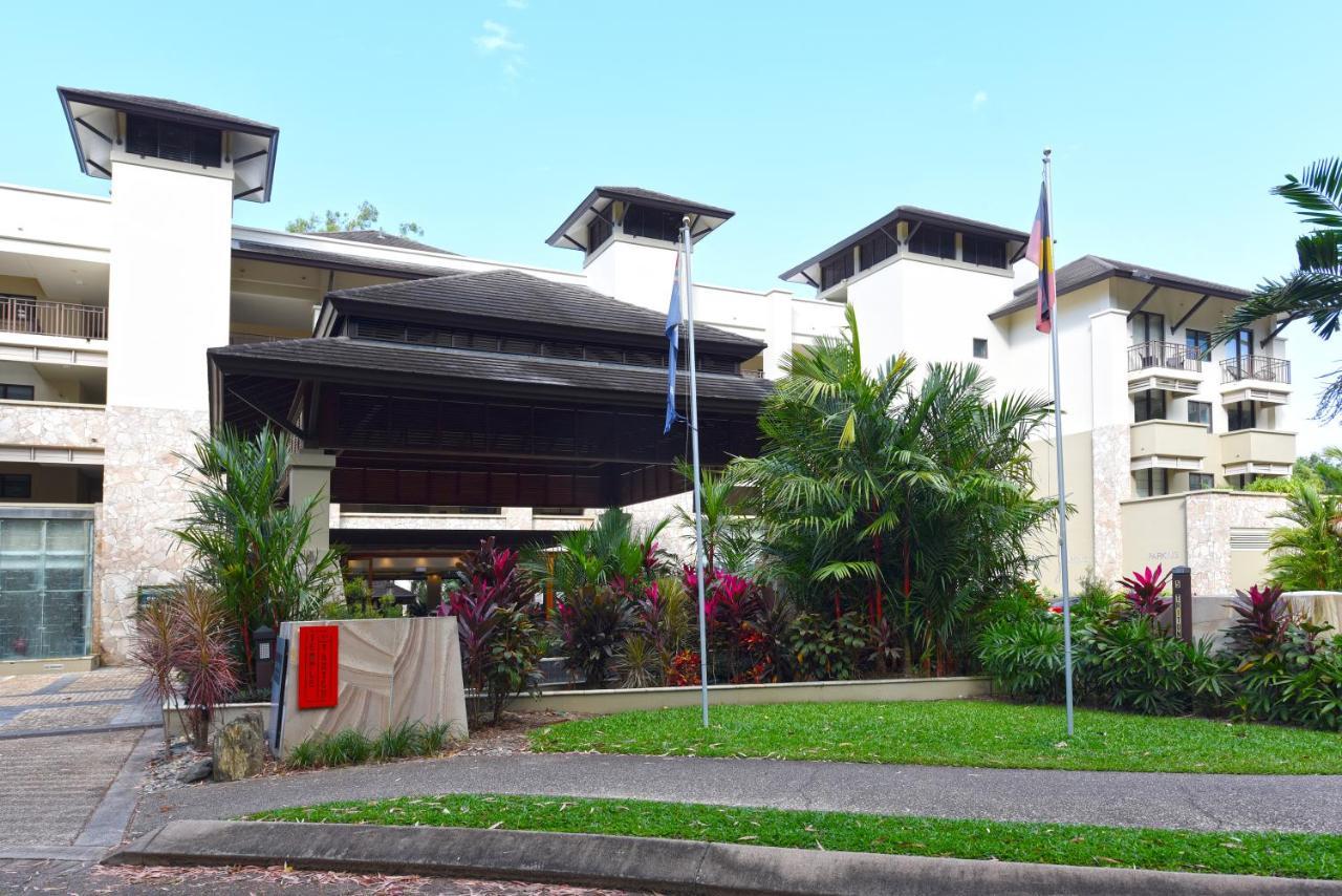 Private Apartments In The Temple Beachfront Resort Palm Cove Kültér fotó