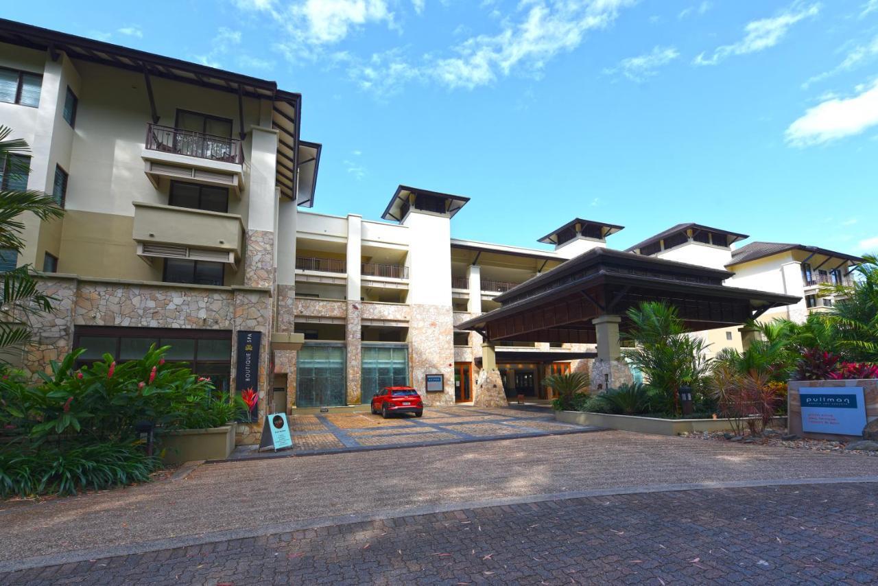 Private Apartments In The Temple Beachfront Resort Palm Cove Kültér fotó