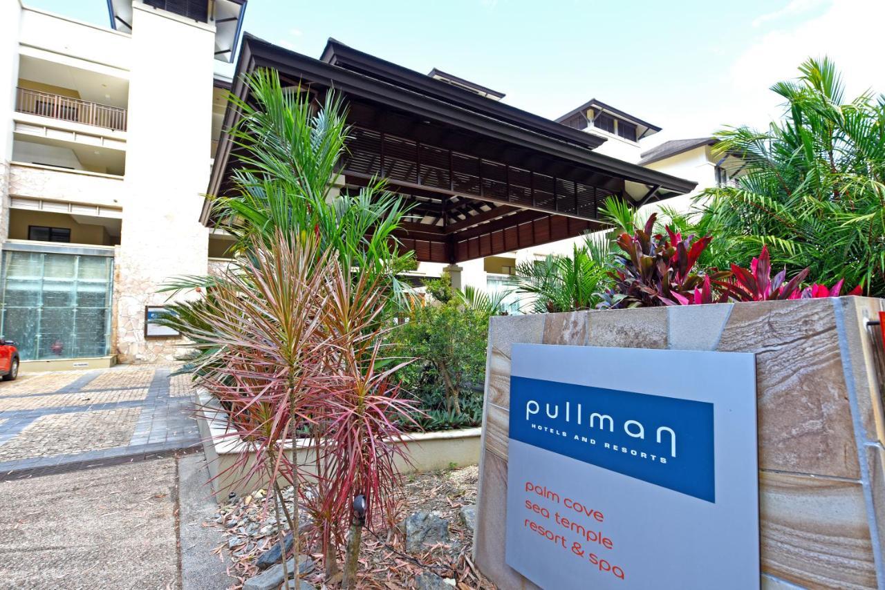 Private Apartments In The Temple Beachfront Resort Palm Cove Kültér fotó