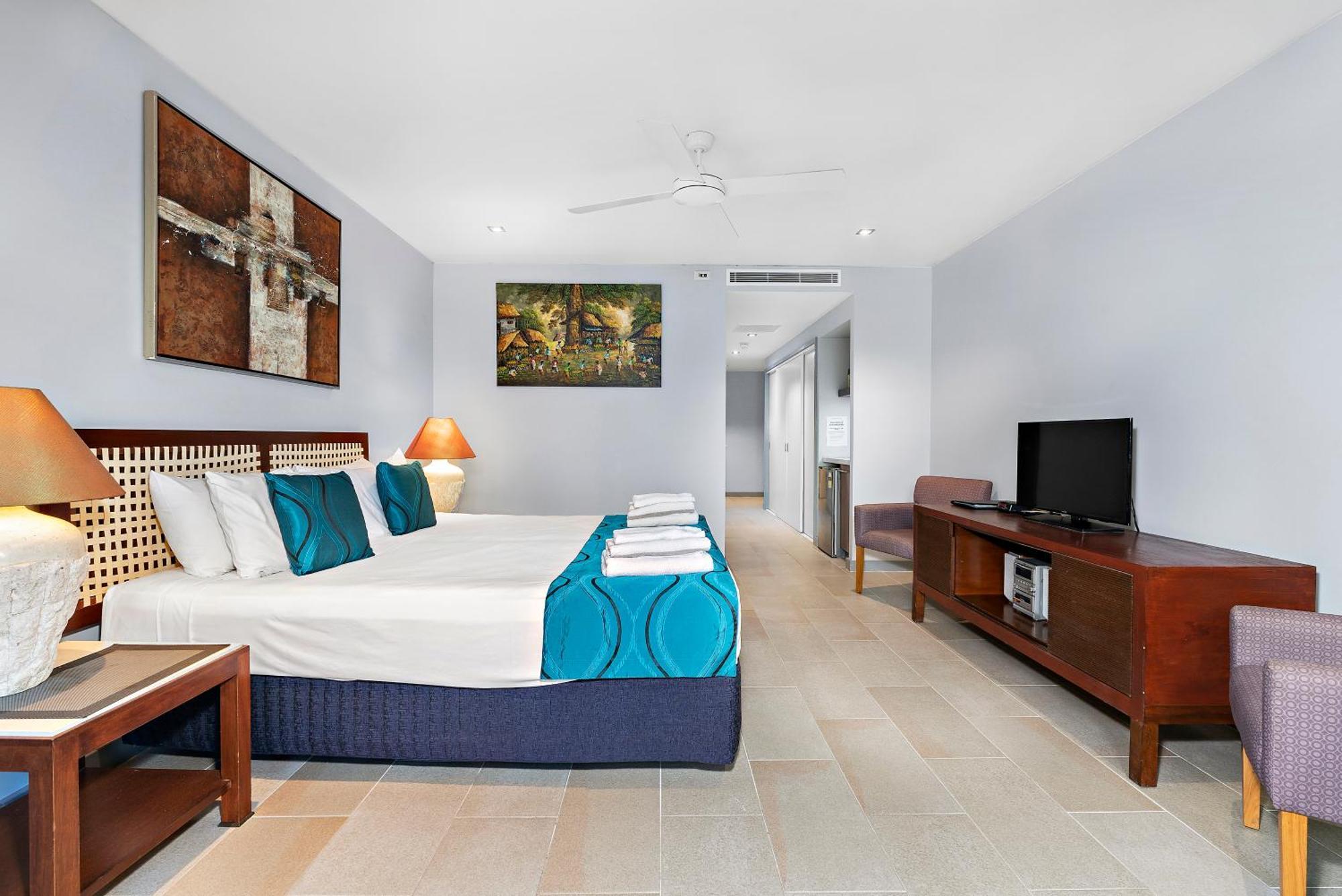 Private Apartments In The Temple Beachfront Resort Palm Cove Szoba fotó