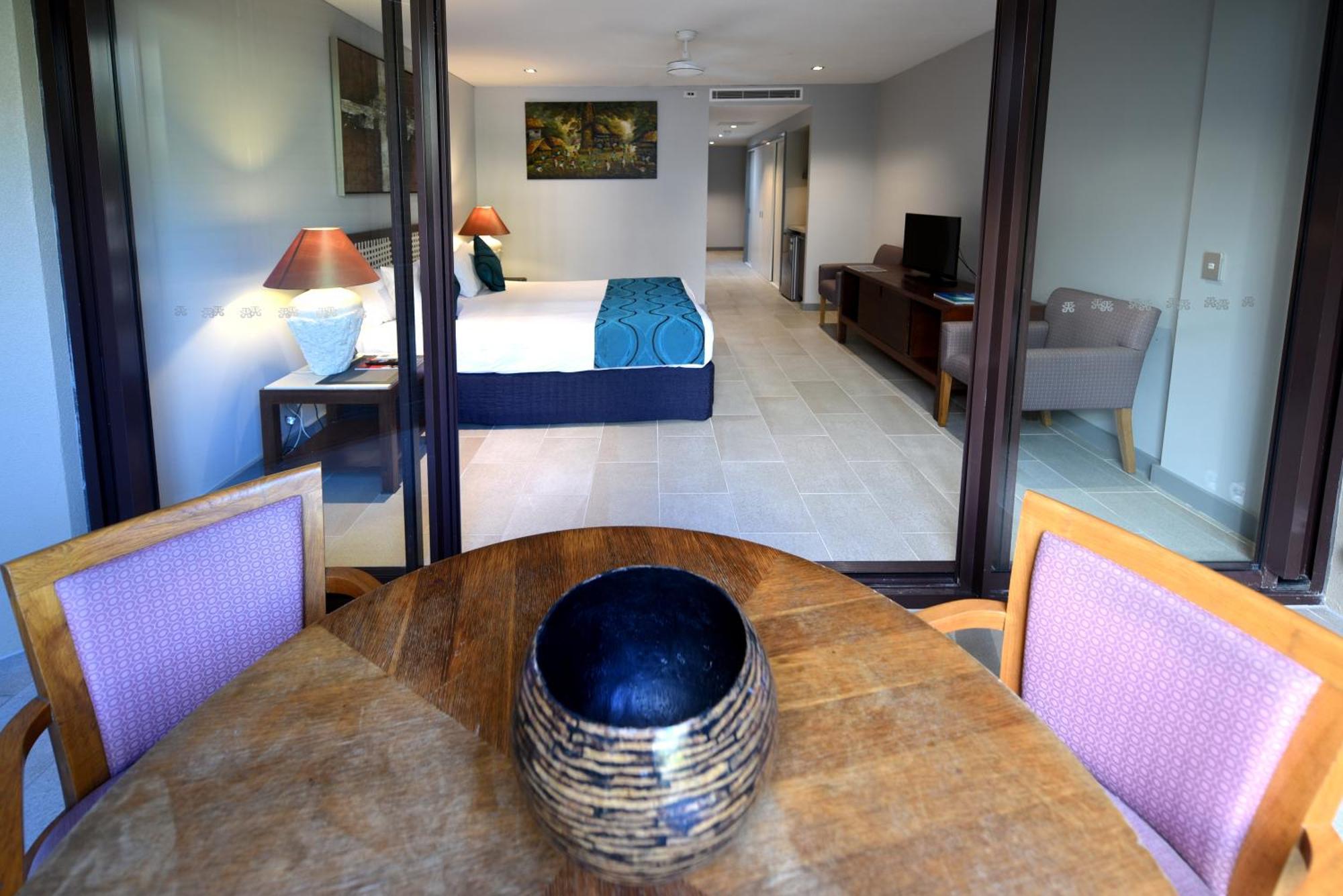 Private Apartments In The Temple Beachfront Resort Palm Cove Szoba fotó