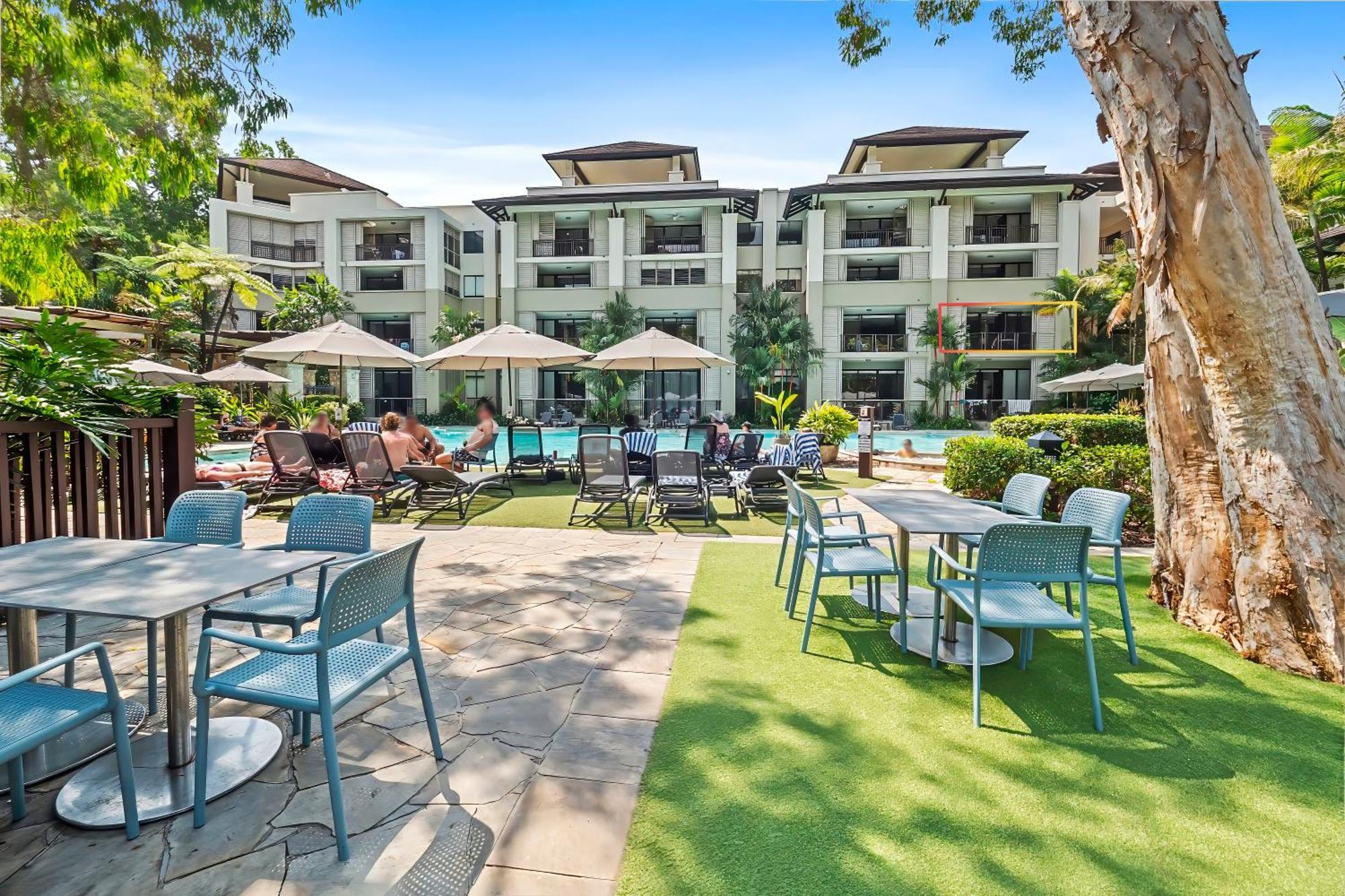 Private Apartments In The Temple Beachfront Resort Palm Cove Szoba fotó